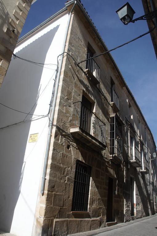 Arco De Las Descalzas Убеда Экстерьер фото